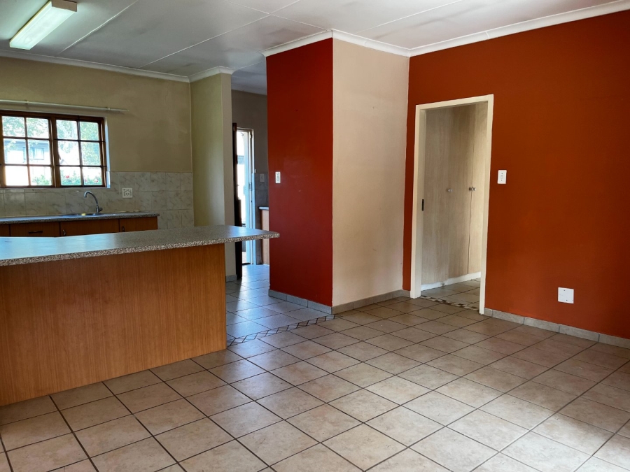 To Let 2 Bedroom Property for Rent in Melodie North West